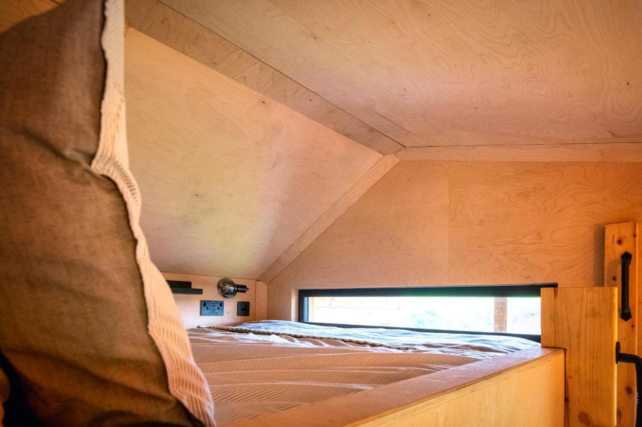 Luxury Glamping Cabin With Outdoor Bath On Cornish Flower Farm ทรูโร ภายนอก รูปภาพ