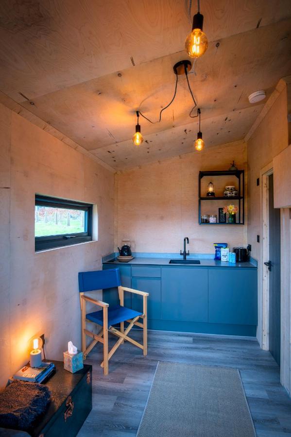 Luxury Glamping Cabin With Outdoor Bath On Cornish Flower Farm ทรูโร ภายนอก รูปภาพ