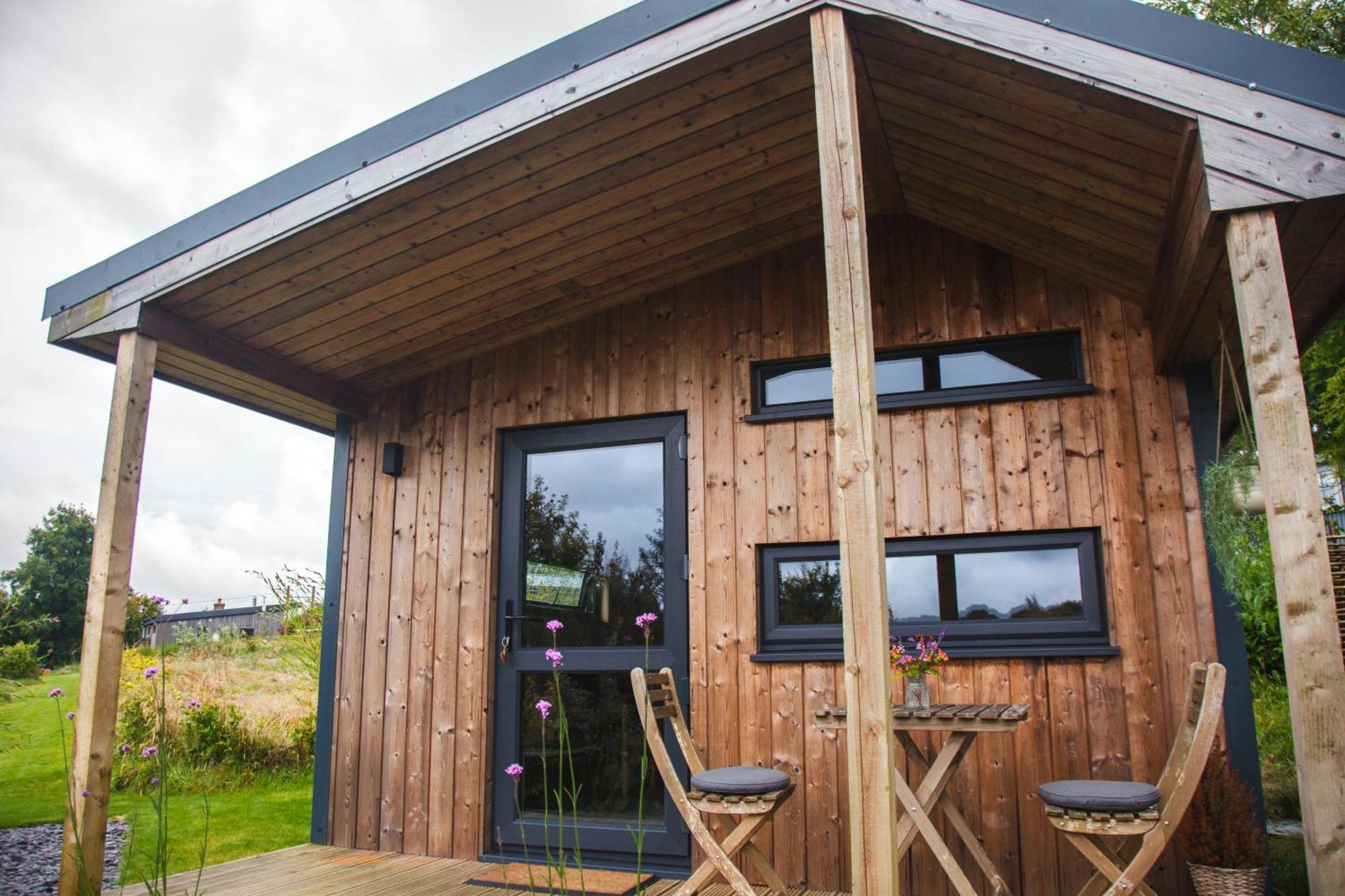 Luxury Glamping Cabin With Outdoor Bath On Cornish Flower Farm ทรูโร ภายนอก รูปภาพ