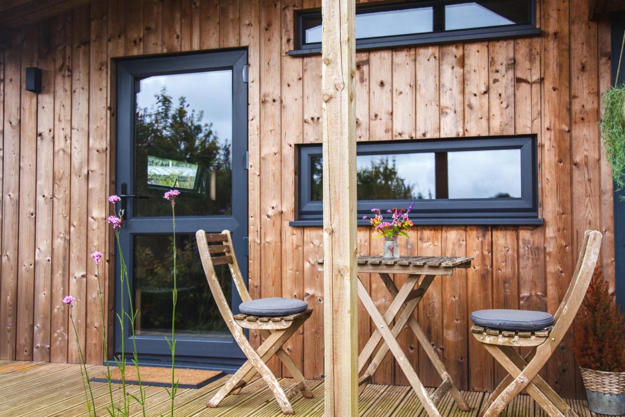 Luxury Glamping Cabin With Outdoor Bath On Cornish Flower Farm ทรูโร ภายนอก รูปภาพ