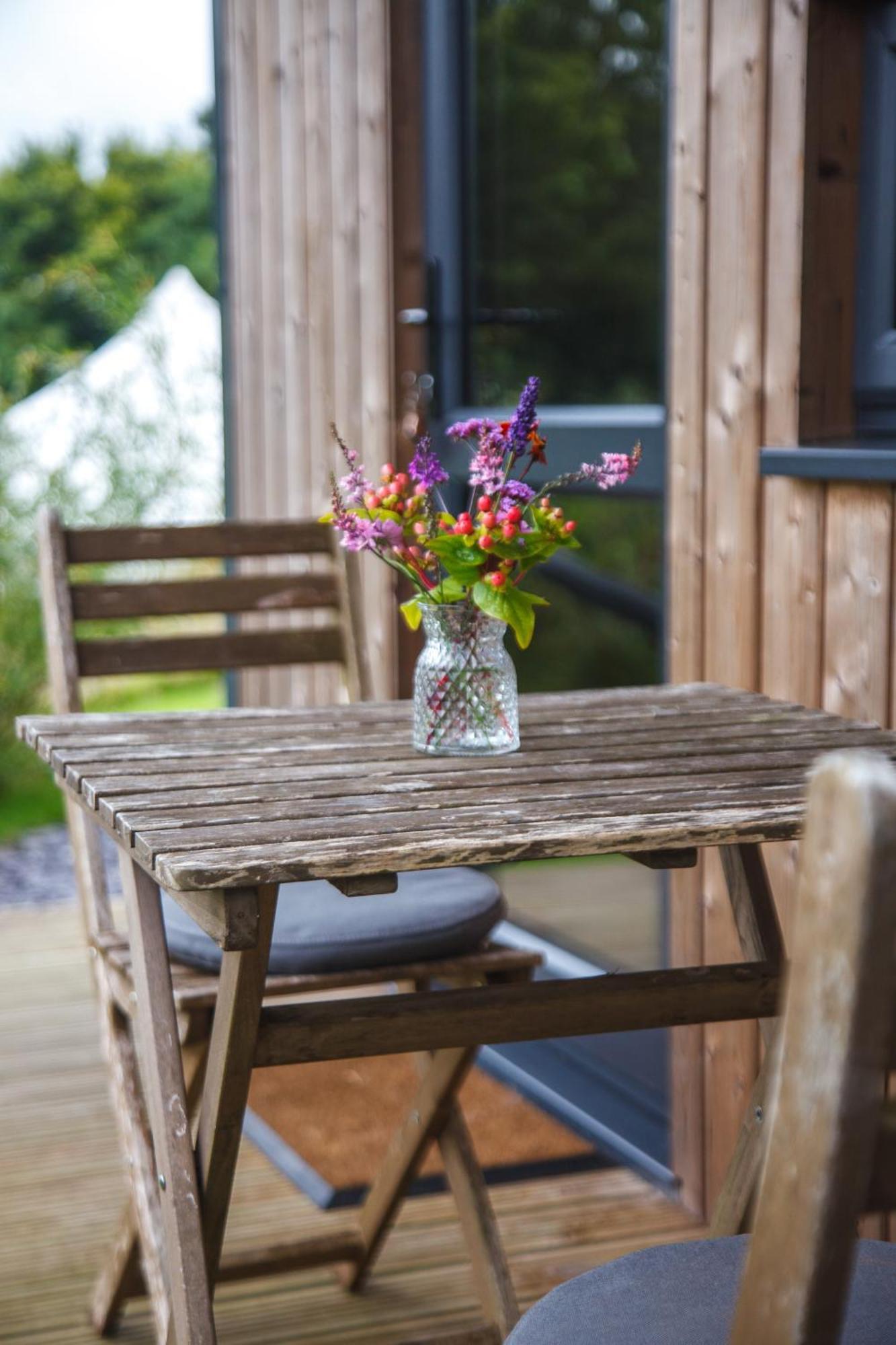 Luxury Glamping Cabin With Outdoor Bath On Cornish Flower Farm ทรูโร ภายนอก รูปภาพ
